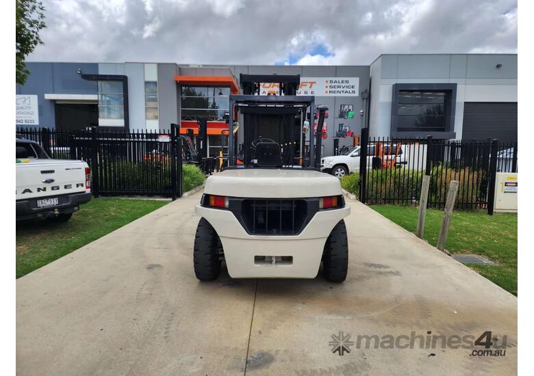 caption Crown 7T Diesel Forklift | Sideshift & Fork Postioner