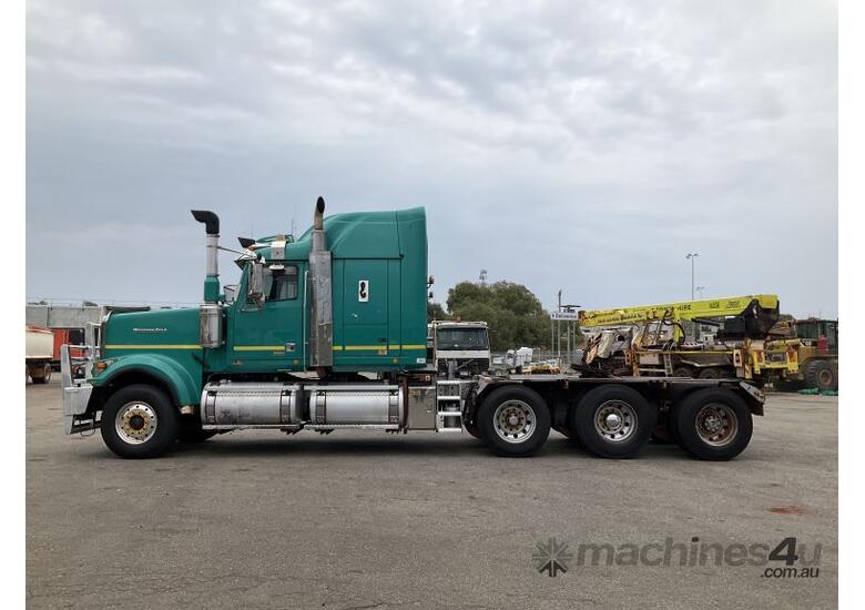 caption 2013 Western Star 4900FX Tri Drive Prime Mover
