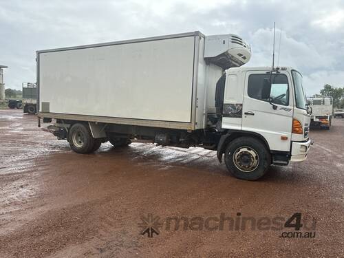 2007 Hino FG1J   4x2 Refrigerated Pantech