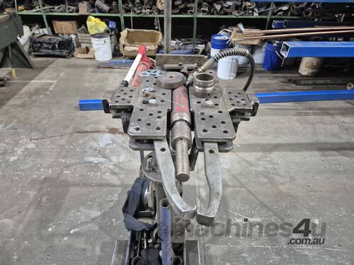 Hydraulic Body Frame Repair Kit on Trolley