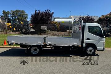 Truck Tray Mitsubishi Canter Fuso Auto Car Licence 2017 112501km 1IND130 SN1707 Truck Tray Mitsubishi Canter Fuso Auto Car Licence 2017 112501km 1IND130 SN1707