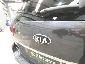 2015 Kia Carnival Platinum Wagon Petrol (Auto) - picture0' - Click to enlarge