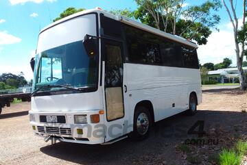 Hino   Motor home