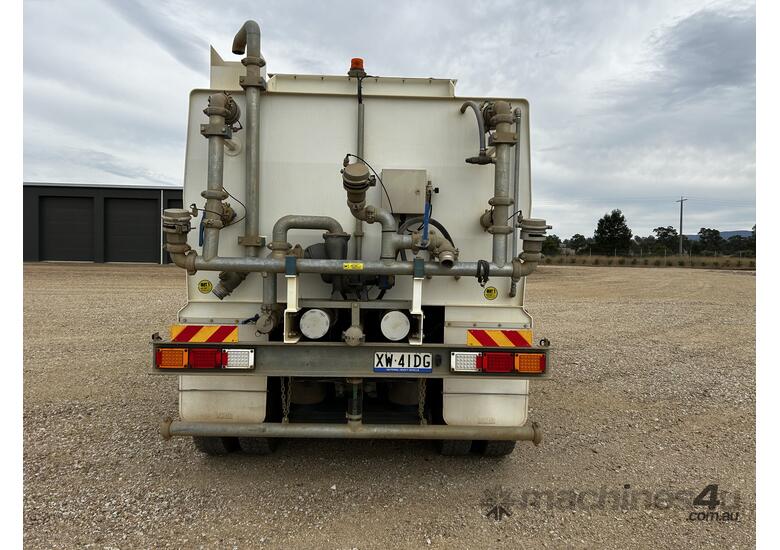 Fuso Watercart - 13,000lt 