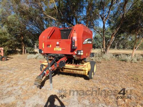 NEW HOLLAND BR 740 5' X 4' ROUND BALER