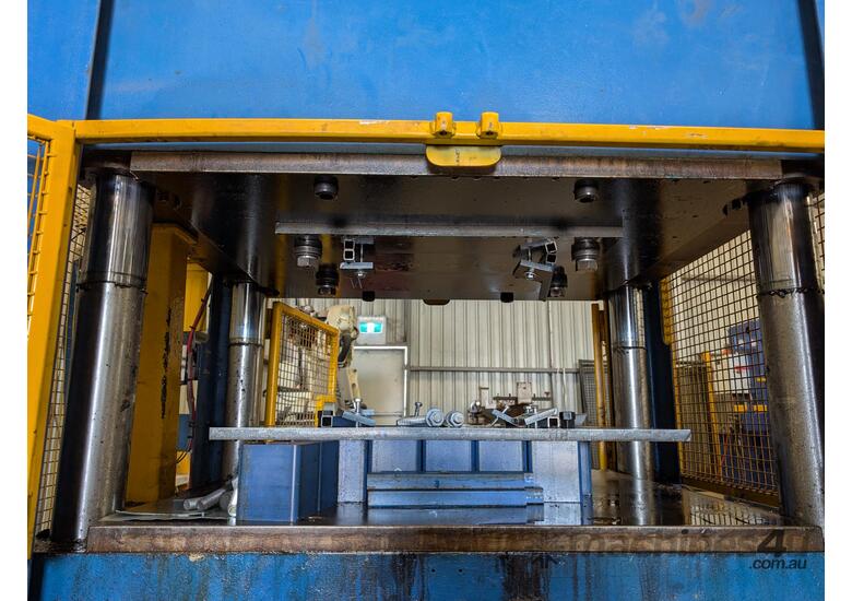 caption 4 Column 50 Tonne Hydraulic Press