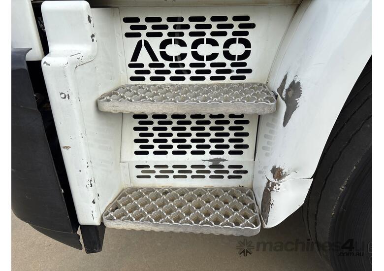 2014 Iveco ACCO 2350 Side Loading Garbage Compactor