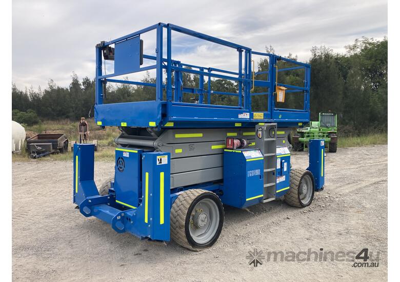 caption 2005 Genie GS-4390 Diesel Scissor Lift
