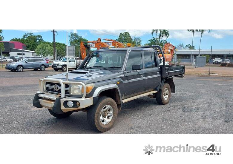 caption Toyota Landcruiser 70 Series