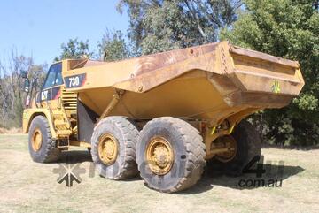 Caterpillar 2006   730