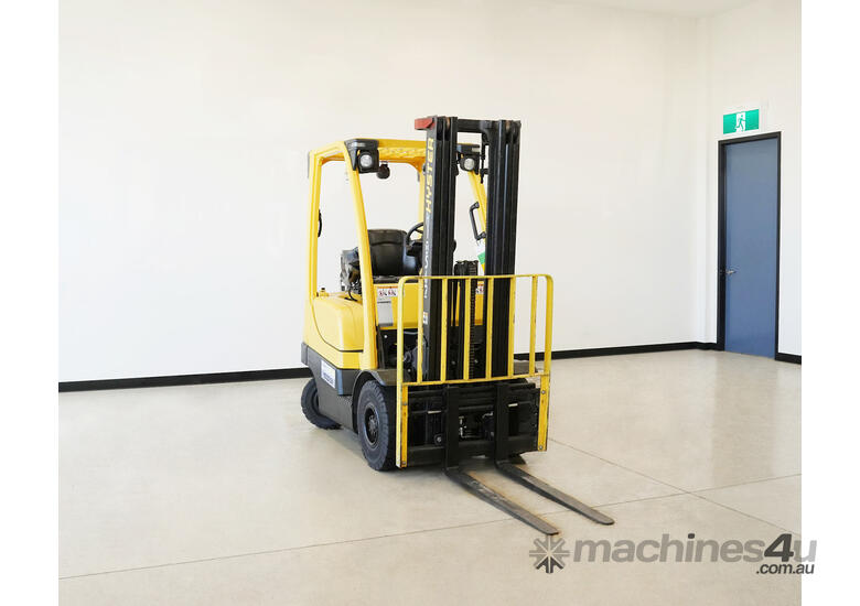 caption Hyster 1.8T LPG counterbalance forklift.