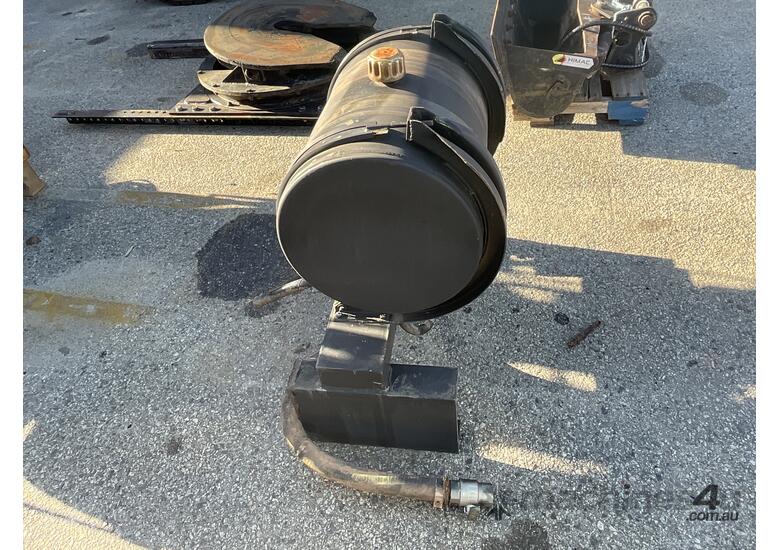 caption Oil Tank Tray Attachment