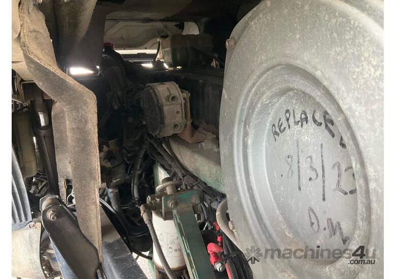 caption 1996 Volvo FH12 460 Tipper