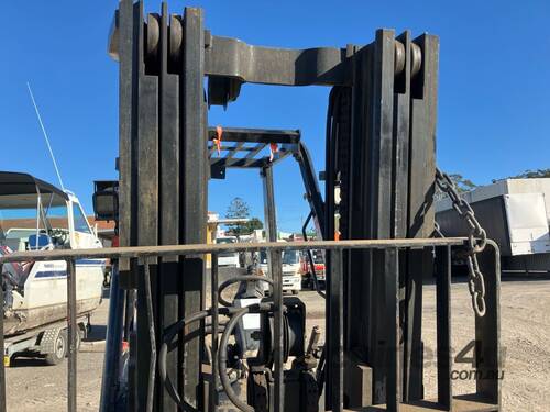 caption 2021 Forkforce FLDAXT25-01Y2ZS 3 Stage Forklift Truck