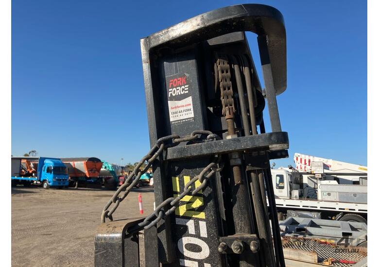 caption 2021 Forkforce FLDAXT25-01Y2ZS 3 Stage Forklift Truck