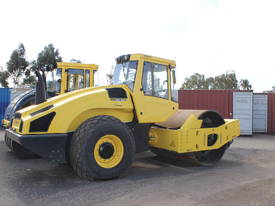 BOMAG BW219DH-4 VIBRATING SMOOTH ROLLER - picture2' - Click to enlarge