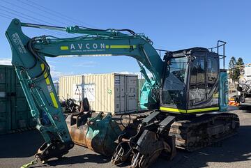 Kobelco Excavator, 2023 model - Low Hours
