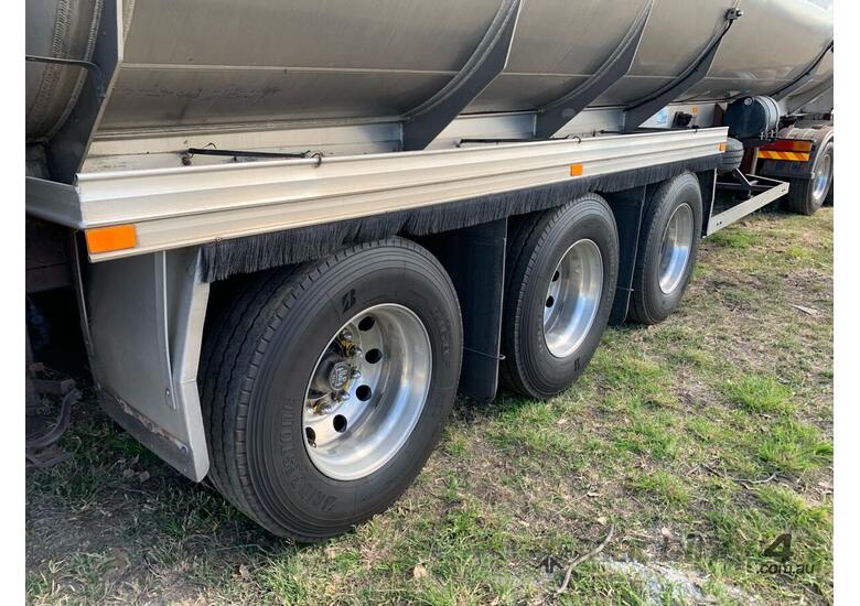 2007 Holmwood Highgate TS40-BBT-NSD Tri Axle Fuel Tanker Combination