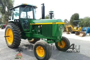 (9302) John Deere 4240 Tractor (Carisbrook, VIC)