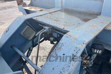 1989 Steel Bro SBS33 Side Loader 1989 Steel Bro SBS33 Side Loader