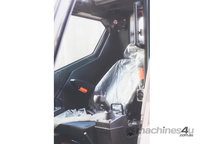 2025 Zoomlion ZCT1500V 150Ton Telescopic Crawler Crane