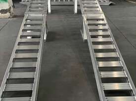 9m 6Tonne Center Supported Loading Ramps - picture0' - Click to enlarge