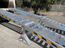 9m 6Tonne Center Supported Loading Ramps - picture2' - Click to enlarge