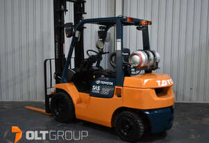 Toyota 2.5 Tonne LPG Forklift 2 Stage 4000mm Mast Solid Tyres