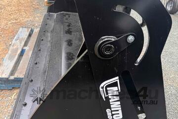 Manitou   2450mm 4 in 1 Bucket