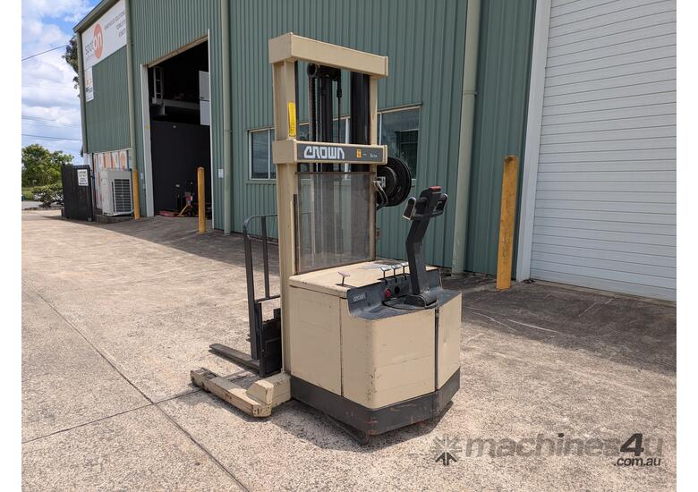 Crown 1.8T Walkie Reach | 3.8M Lift Height