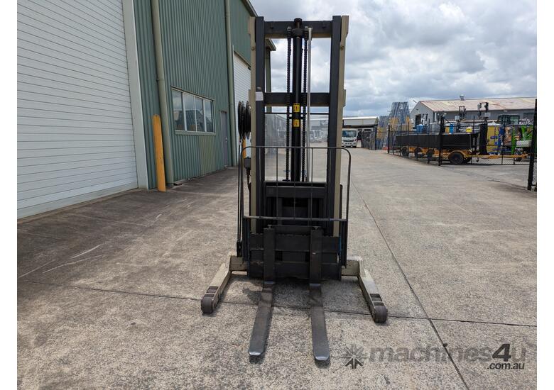 Crown 1.8T Walkie Reach | 3.8M Lift Height