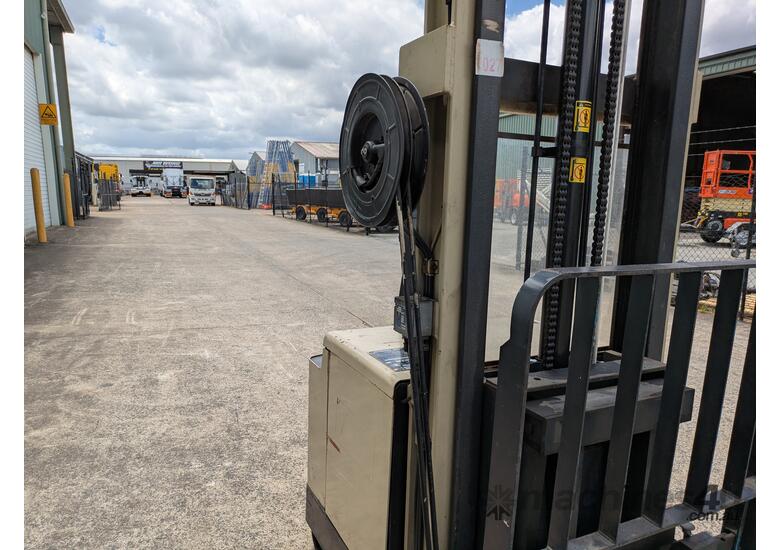 Crown 1.8T Walkie Reach | 3.8M Lift Height