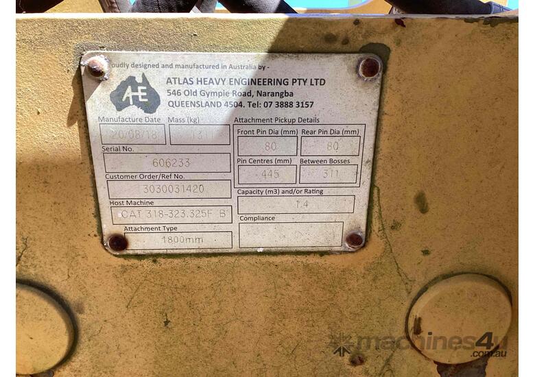 1,800mm tilt bucket Suit 20T