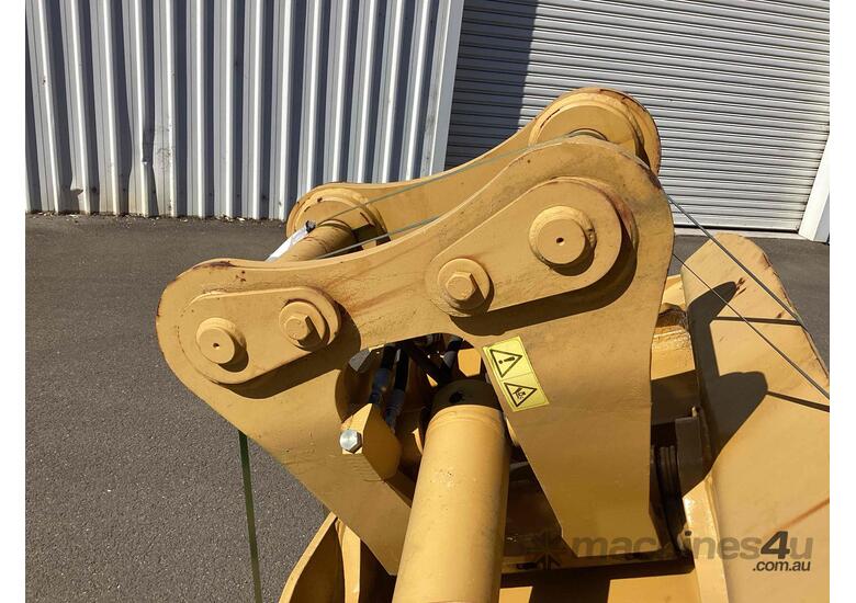 1,800mm tilt bucket Suit 20T