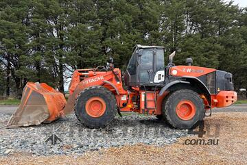 Hitachi 2017   ZW330-5B