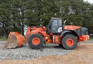 Hitachi 2017   ZW330-5B