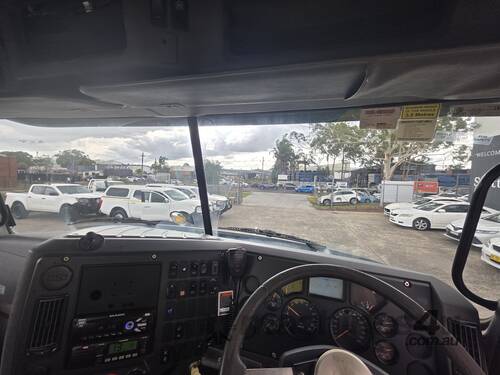 2015 Mack Metroliner CSMR  8x4 Concrete - Agitator (Cummins) (Auto) (Ex Lease)