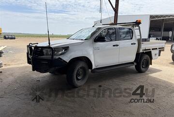 Toyota 2018   Hilux SR Dual Cab