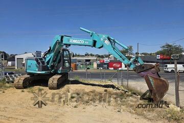 Kobelco 2004   135SR Excavator
