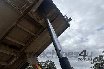 2009 Hino FM1J C/Cab 6x4 Tipper