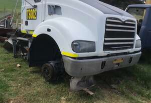 Mack   2000 Model CSMR WRECKING