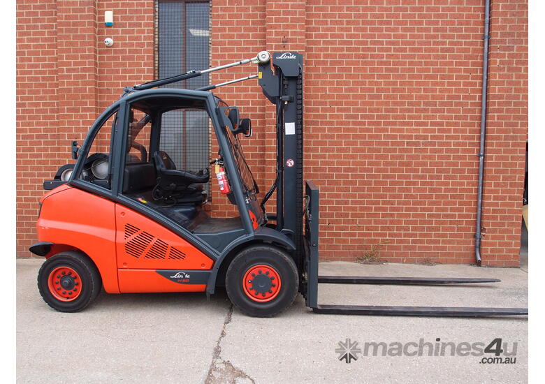 MUST SELL – 2011 Linde 394-01 5T Forklift | Low Hours & High-Spec! 