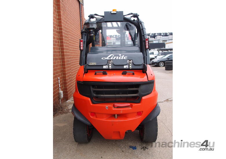 MUST SELL – 2011 Linde 394-01 5T Forklift | Low Hours & High-Spec! 
