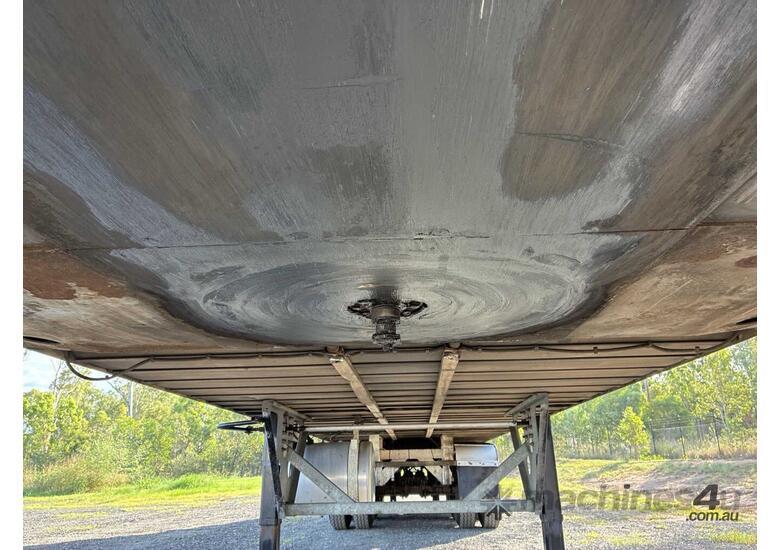 2011 Southern Cross Vans  Tri Axle Refrigerated Pantech Trailer