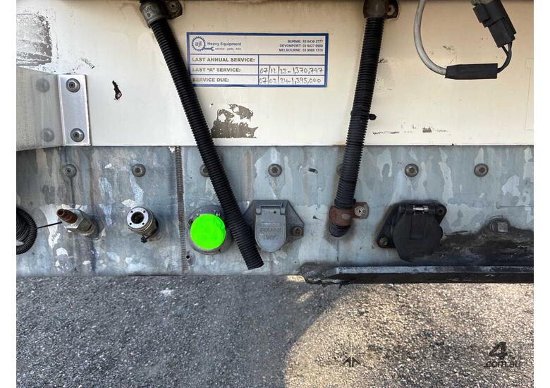 2011 Southern Cross Vans  Tri Axle Refrigerated Pantech Trailer