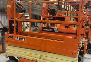 Used JLG 19ft electric scissor lift 1930ES recertified and painted