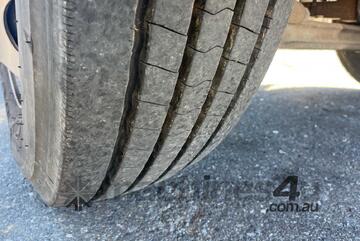 2001 Mitsubishi Fuso Fighter FM600 Pantech