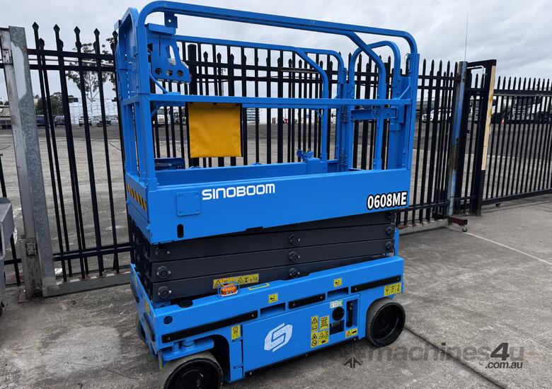 2022 Used Sinoboom 19 FT Scissor Lift Trailer Package image 2