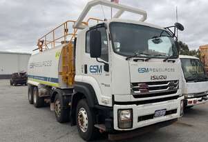 2018 Isuzu 350 FYH 6x4 Water Truck