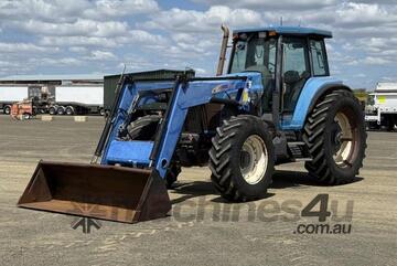 New Holland   8770 TRACTOR